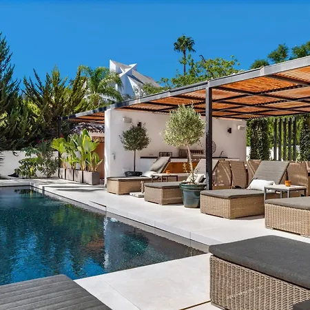 Sunset With Pool Villa